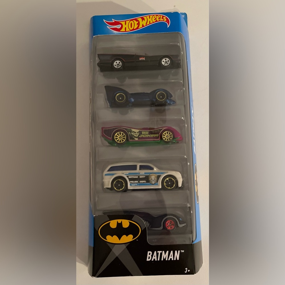 Batman 2016 Hot Wheels pack of 5 cars sealed box